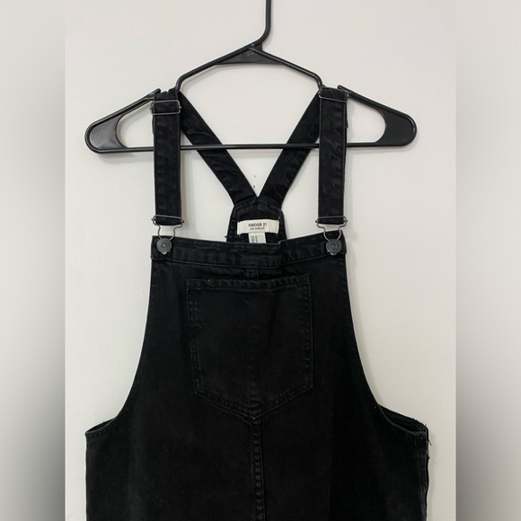 Forever 21 Dresses & Skirts - Black Overall Dress 🖤